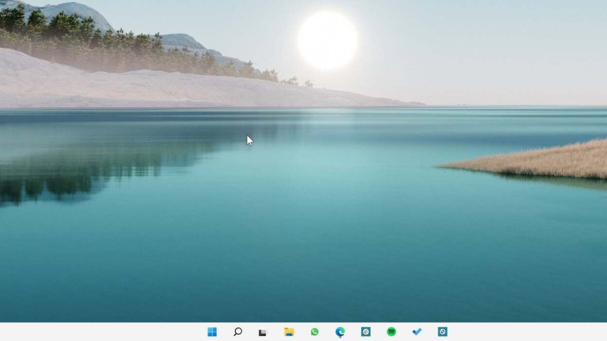 Making the taskbar smaller in Windows 11.